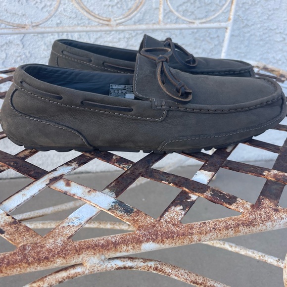 UGG Australia Men’s Chester Leather Loafers 👞 - Picture 4 of 11